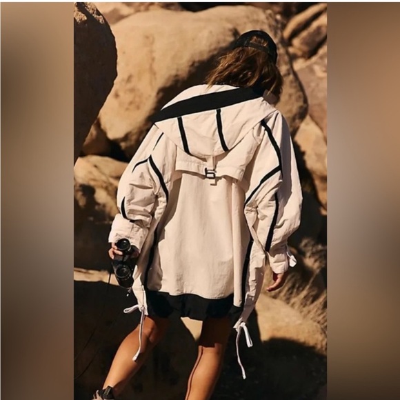 Free People Peace Out Backpack Parachute Parka. NWT. Ivory. - Picture 5 of 11